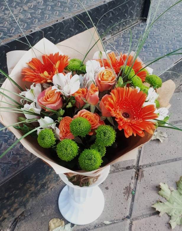 Букет цветов из: Герберы, Хризантемы, Альстромерии и Розы в Нарышкино