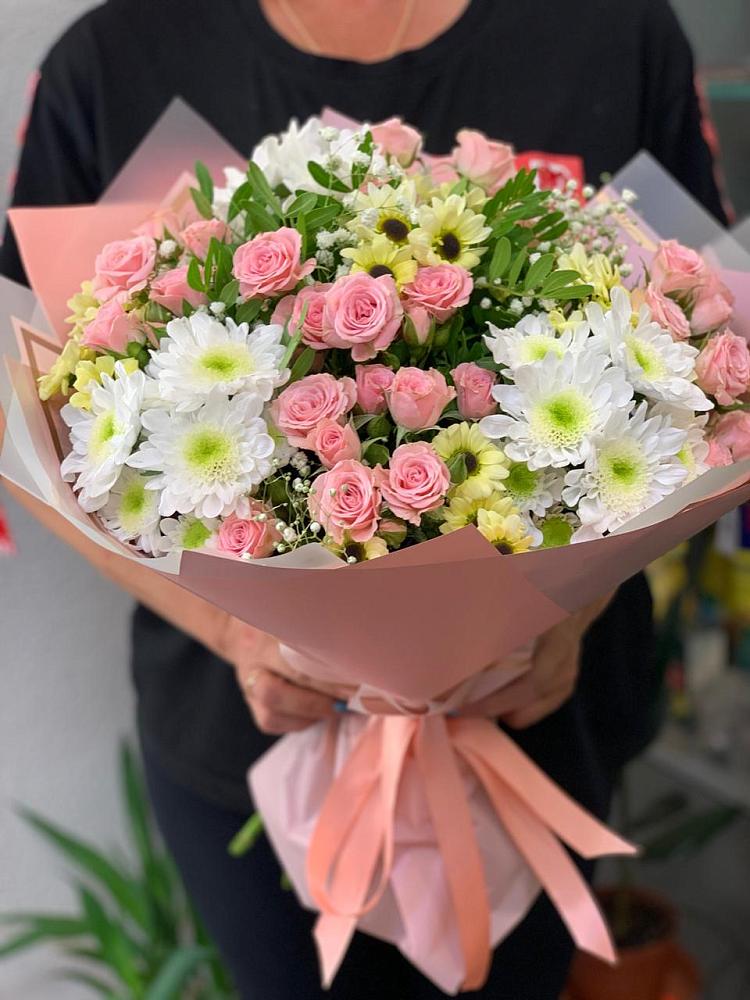 Букет цветов из: Розы и Хризантемы в Нарышкино