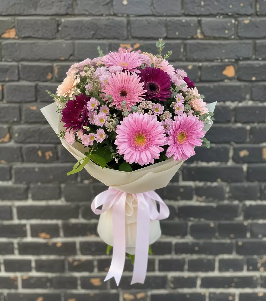 Букет цветов из: Герберы и Хризантемы в Нарышкино