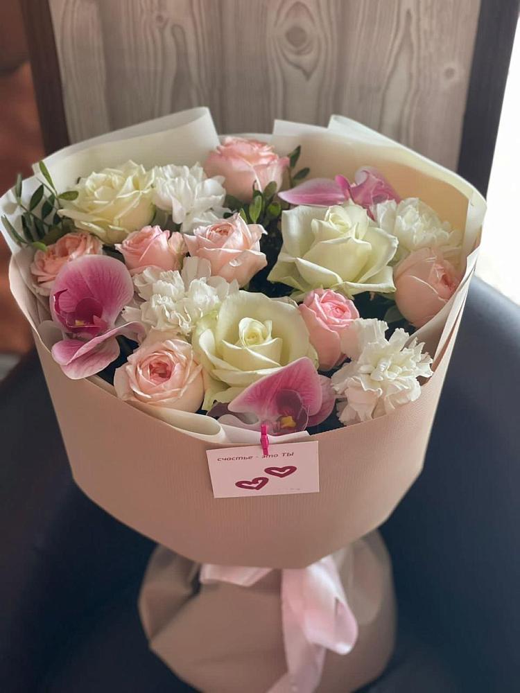 Букет цветов из: Орхидеи, Розы и Гвоздики в Нарышкино