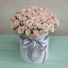 Цветочная композиция из Розы в шляпной коробке в Нарышкино