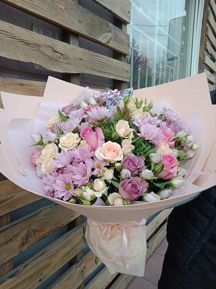 Букет цветов из: Розы и Хризантемы в Нарышкино