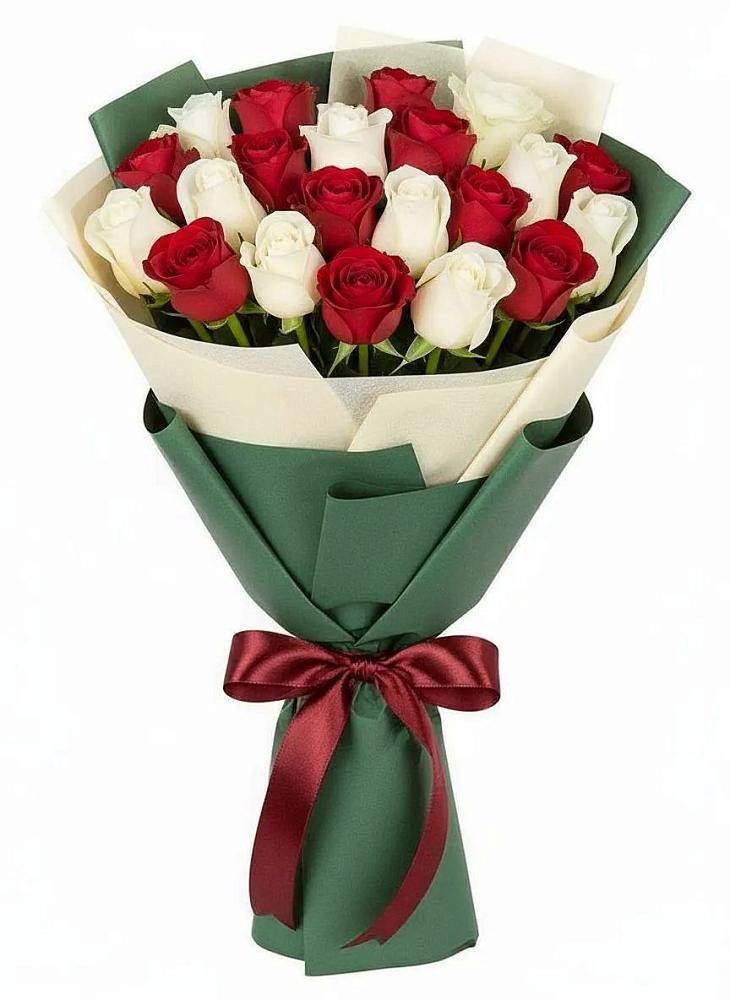 Букет Микс из красных и белых роз в Нарышкино