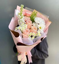 Букет цветов из:  Хризантемы и Розы в Нарышкино