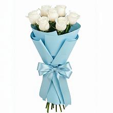 Букет 7 белых роз Проуд в Нарышкино