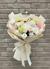 Букет цветов из:  Гвоздики, Розы, Лизиантусы и Хризантемы #REPLACE_PRED# Нарышкино