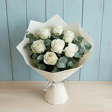 Букет Белые розы в Эвкалипте в Нарышкино