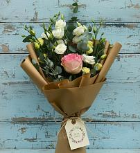 Букет цветов из:  Розы и Лизиантусы в Нарышкино