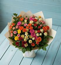 Букет Микс из разноцветных кустовых роз в Нарышкино